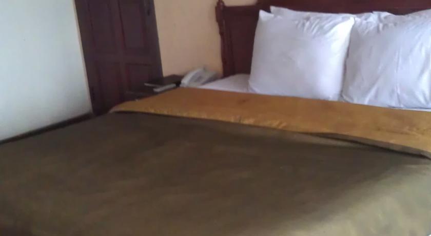 Puteri Gunung Hotel Lembang Exterior foto