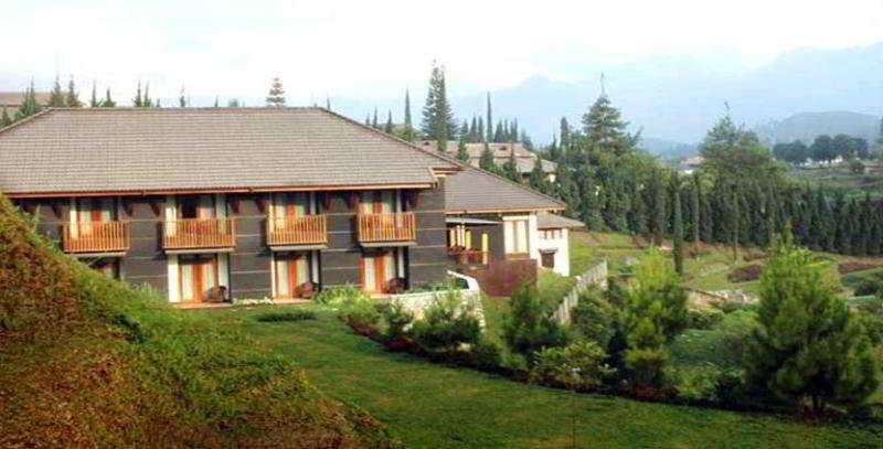 Puteri Gunung Hotel Lembang Exterior foto