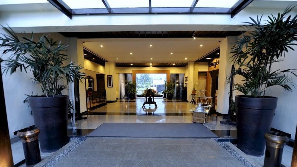 Puteri Gunung Hotel Lembang Exterior foto