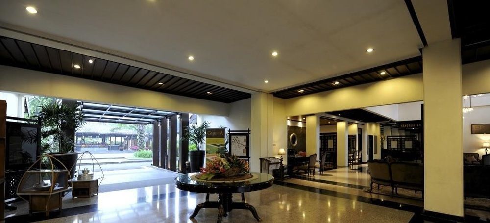 Puteri Gunung Hotel Lembang Exterior foto